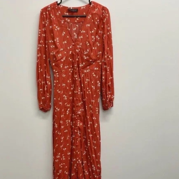 Dynamite floral midi dress - Picture 2 of 3